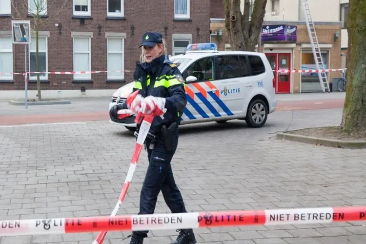 ME grijpt in bij protest rondom noodopvang in Surhuisterveen